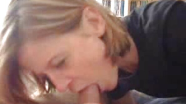 Blonder Cougar Khloe Kapri Doppel mit BBCs