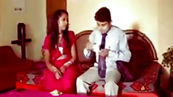 സ്റ്റീമി സെഷനുശേഷം കഴുത വിഴുങ്ങിയ സുന്ദരി ഒരു ലോഡ് വിഴുങ്ങുന്നു